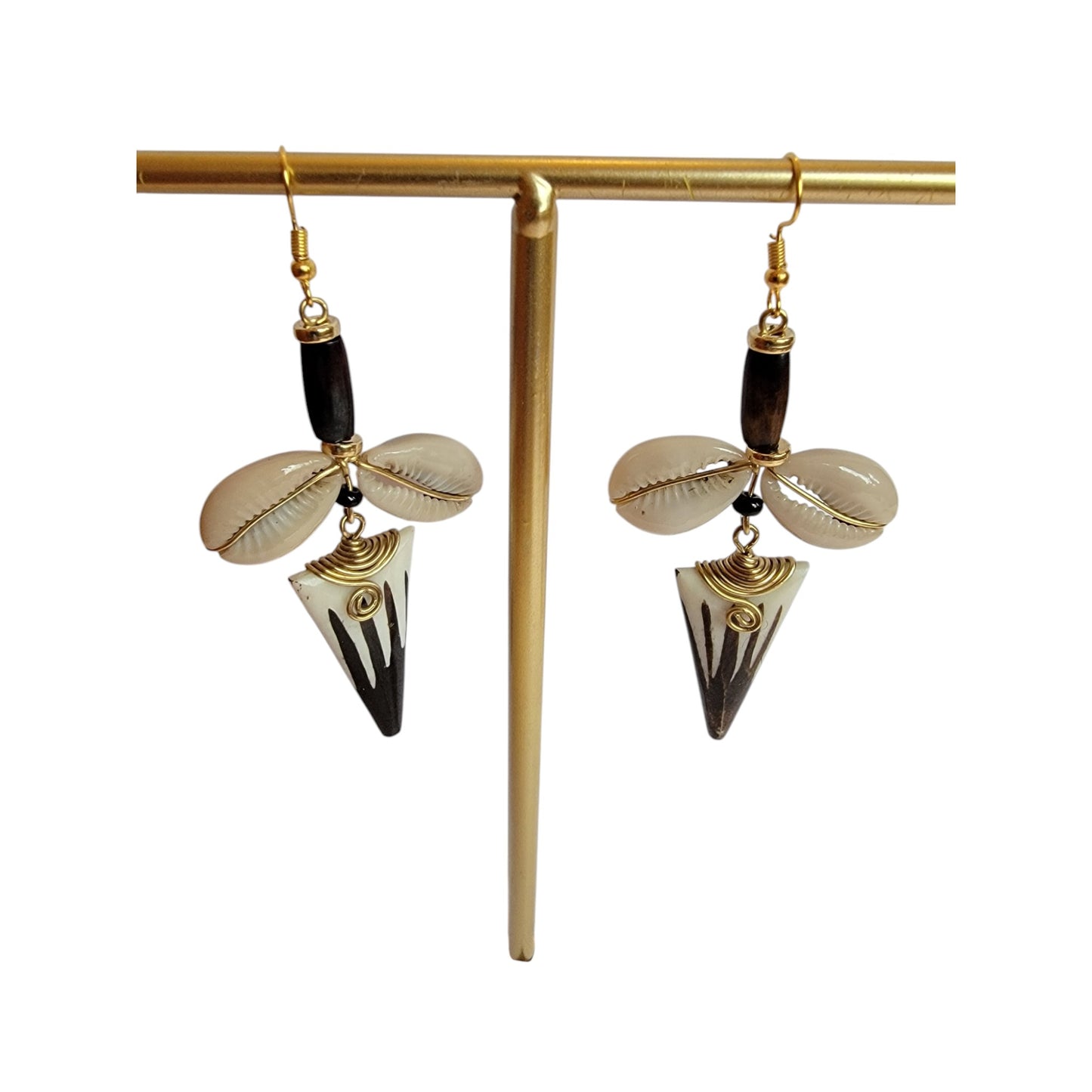 Black& White Bone W/ Cowrie Shells