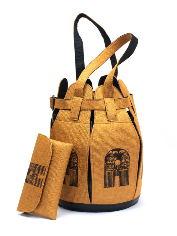 Beige Burlap With Comb Design Guard Bag